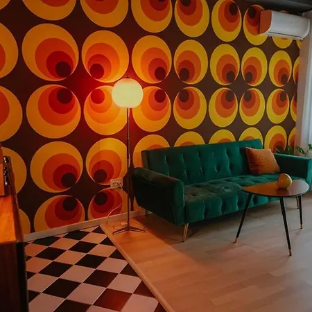 Daire Very Nice 70's Style