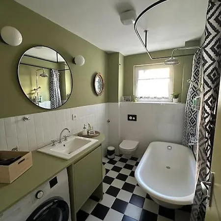 Very Nice 70's Style Daire *